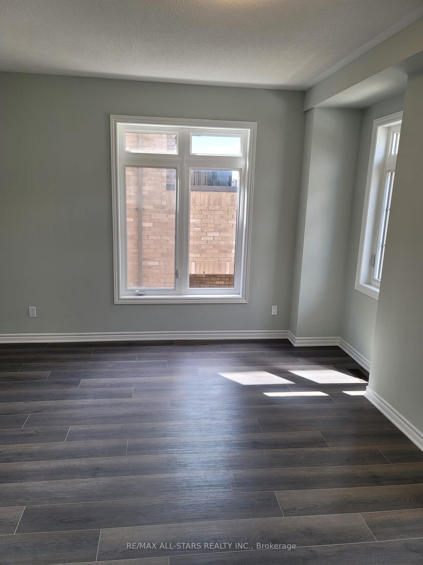 Photo 7 of 1 Royal Collection Way, Whitby, Lynde Creek — HOMEH