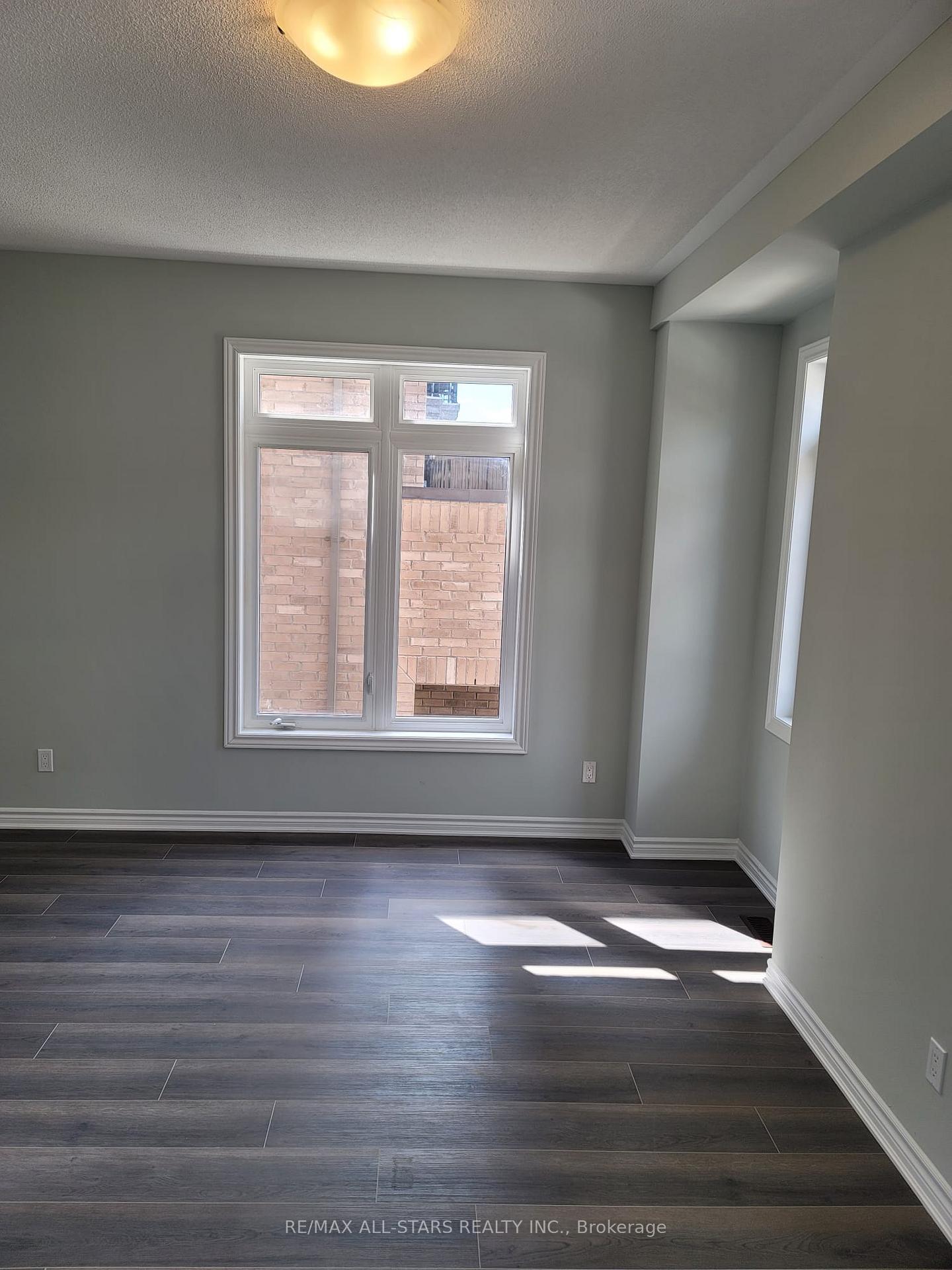 Photo 9 of 1 Royal Collection Way, Whitby, Lynde Creek — HOMEH