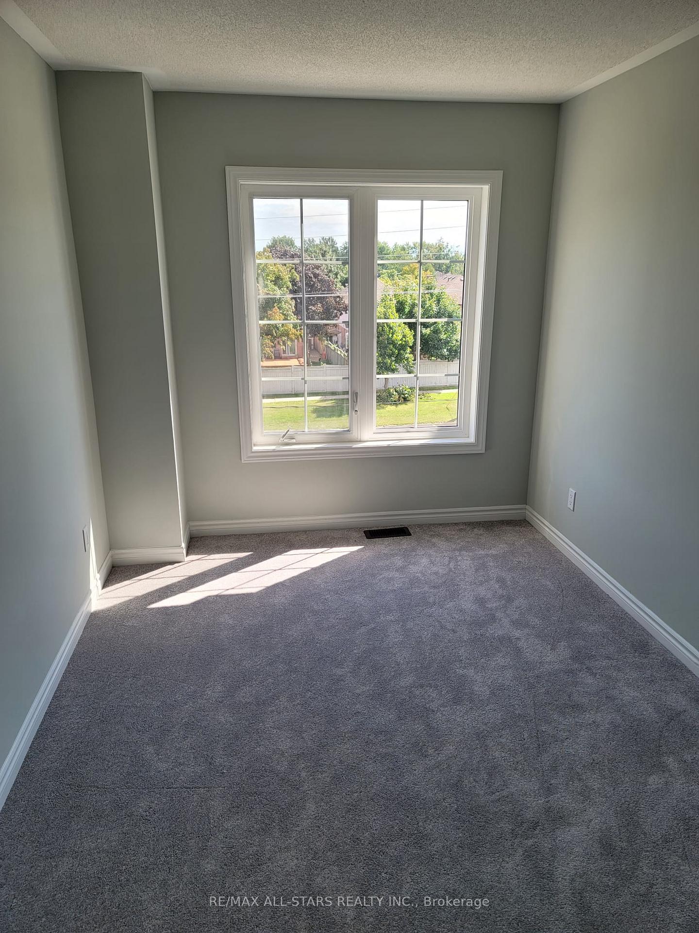 Photo 16 of 1 Royal Collection Way, Whitby, Lynde Creek — HOMEH