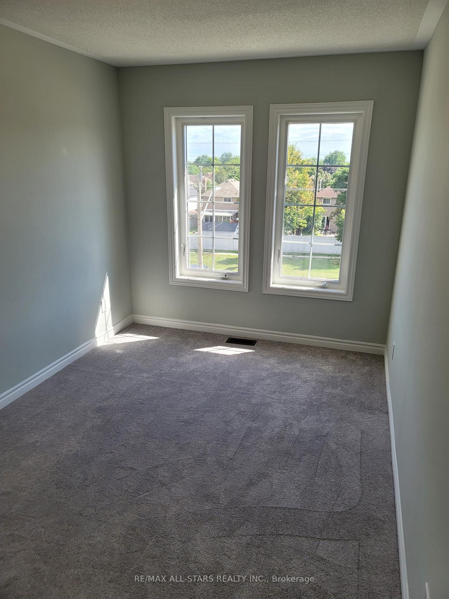 Photo 12 of 1 Royal Collection Way, Whitby, Lynde Creek — HOMEH