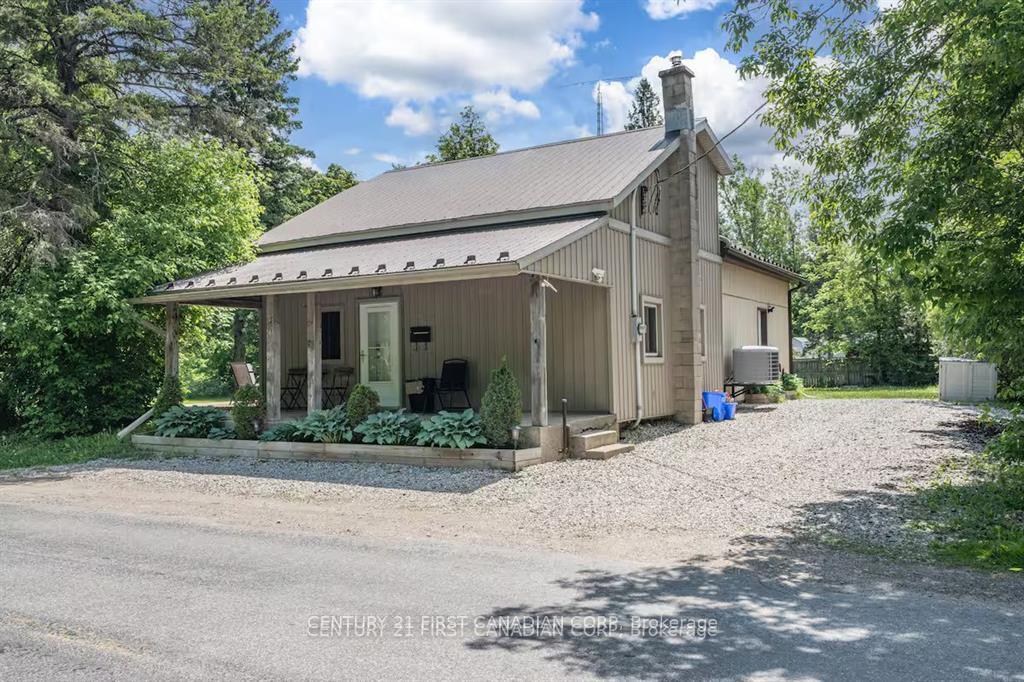 Photo 3 of Unit Unit B, 705 Conservation Drive, Waterloo — HOMEH