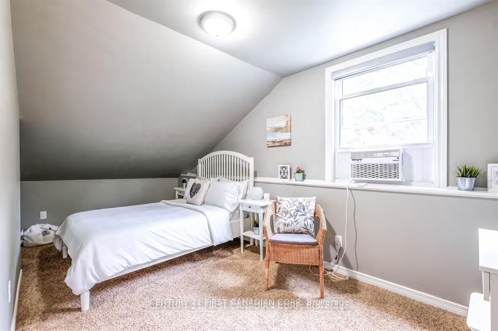 Photo 9 of Unit Unit B, 705 Conservation Drive, Waterloo — HOMEH