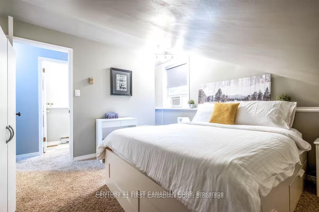 Photo 18 of Unit Unit B, 705 Conservation Drive, Waterloo — HOMEH