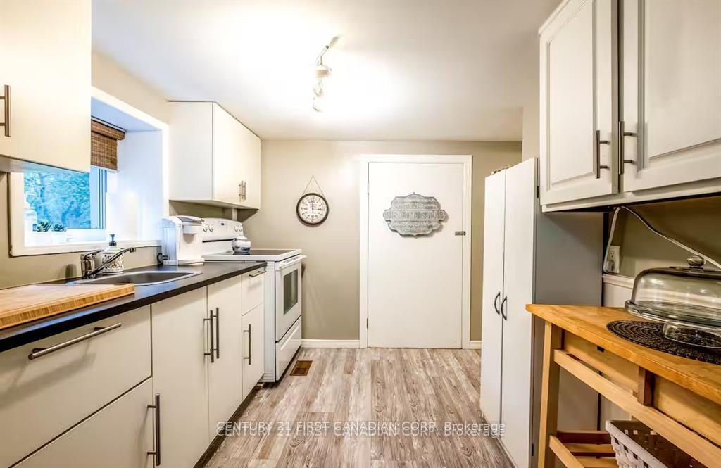 Photo 17 of Unit Unit B, 705 Conservation Drive, Waterloo — HOMEH