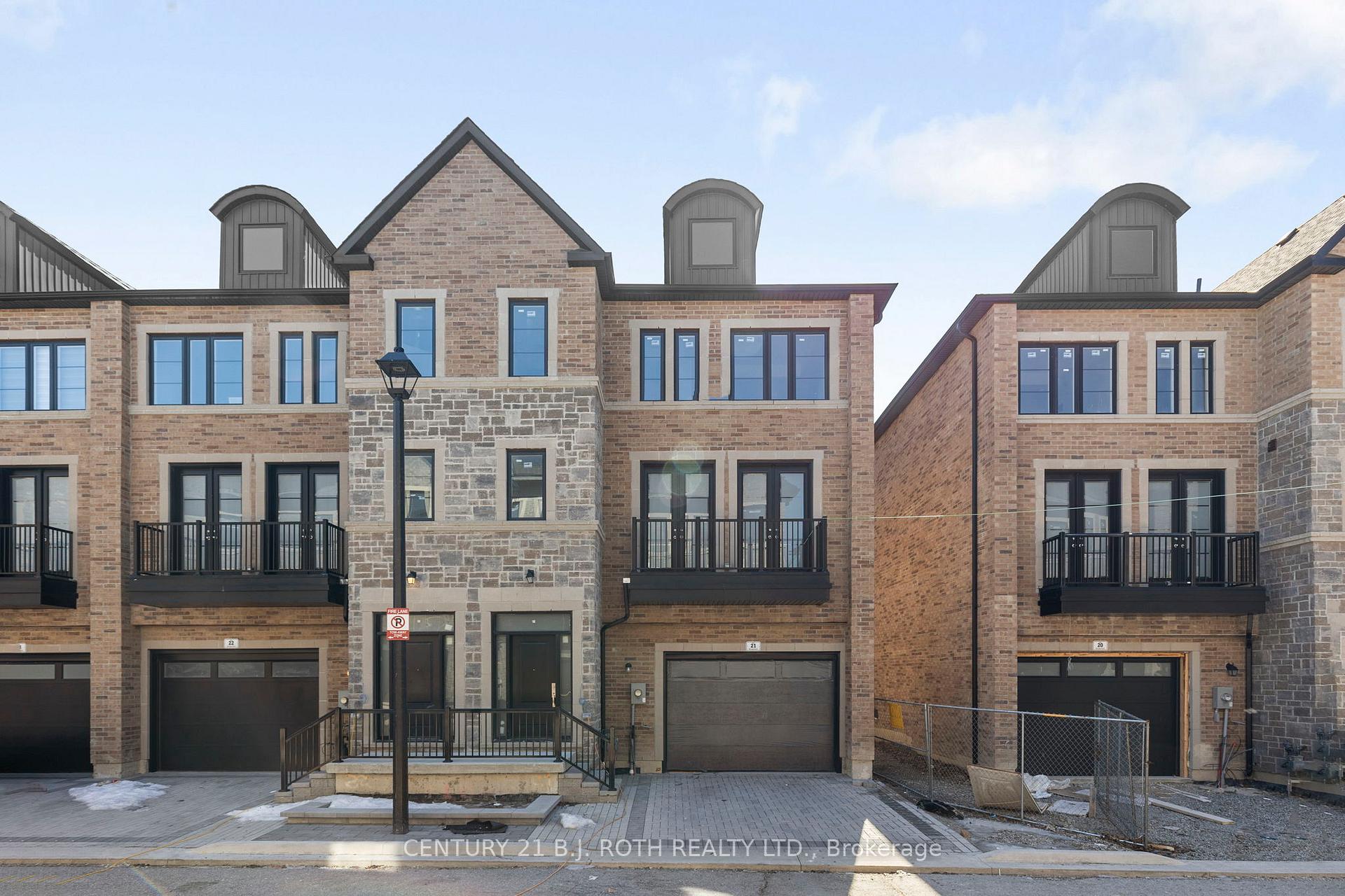 Front of Unit 21, 260 Eagle Street