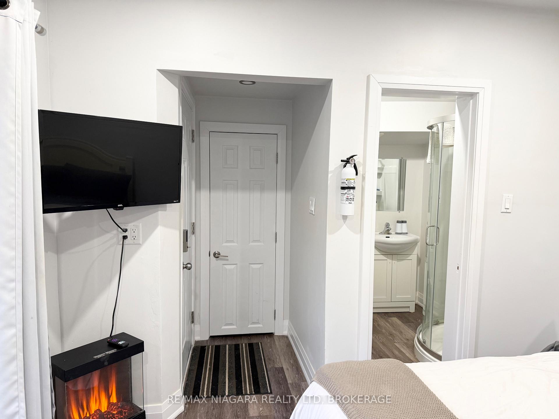Photo 9 of Unit Unit 4, 4701 River Road, Niagara Falls, Downtown — HOMEH