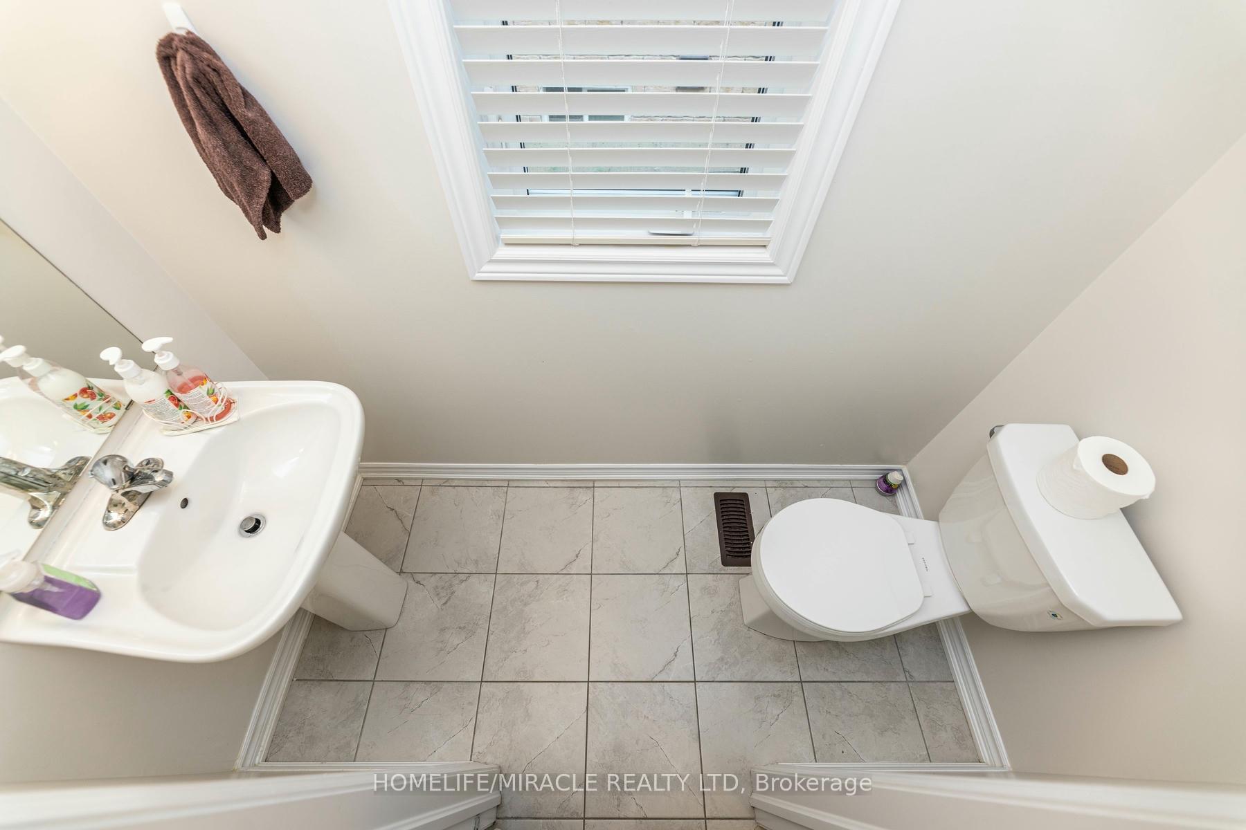 Photo 10 of 85 Royal Fern Crescent, Caledon, Rural Caledon — HOMEH