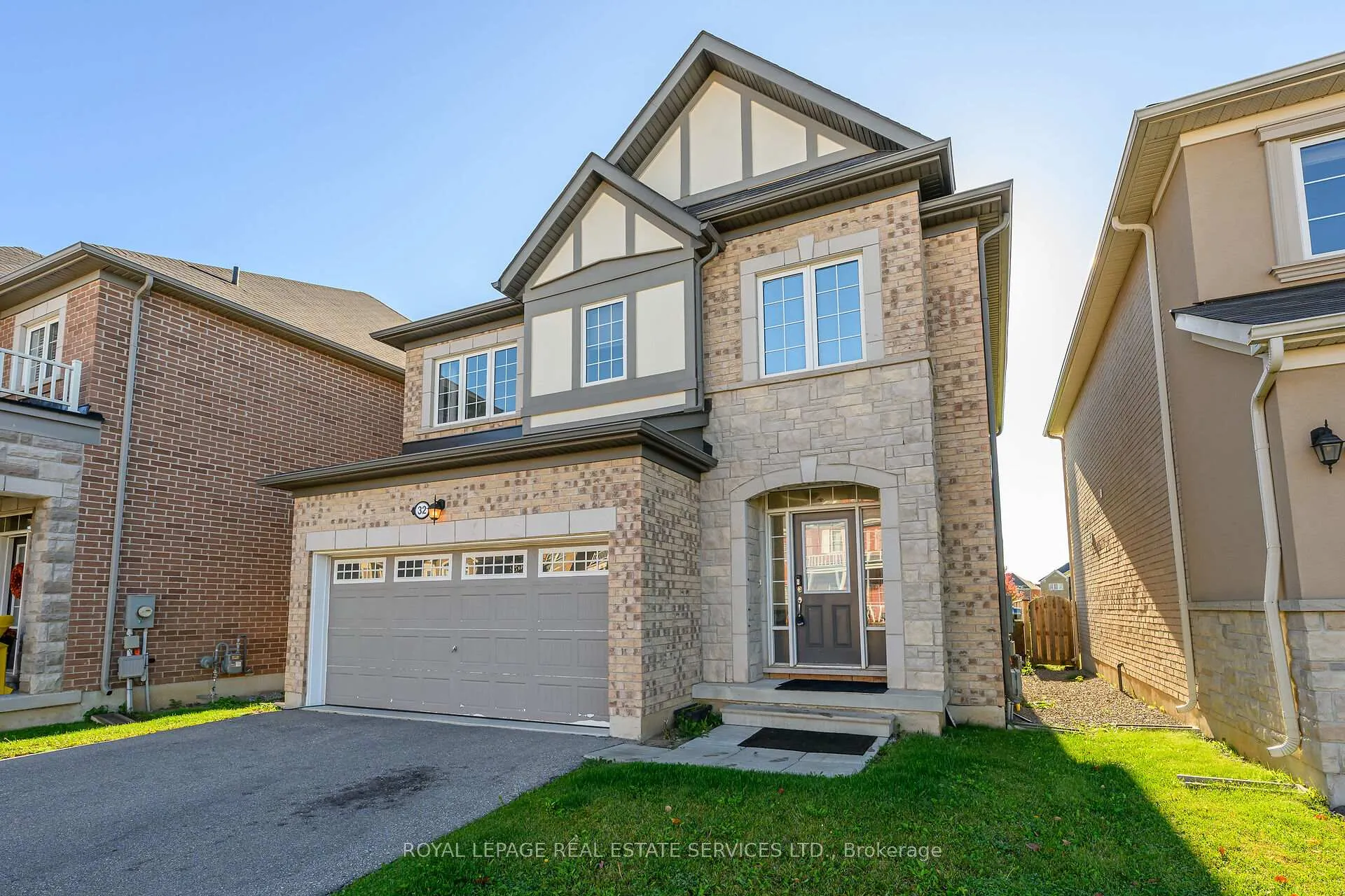 Photo 2 of 32 Celano Drive, Hamilton, Waterdown — HOMEH