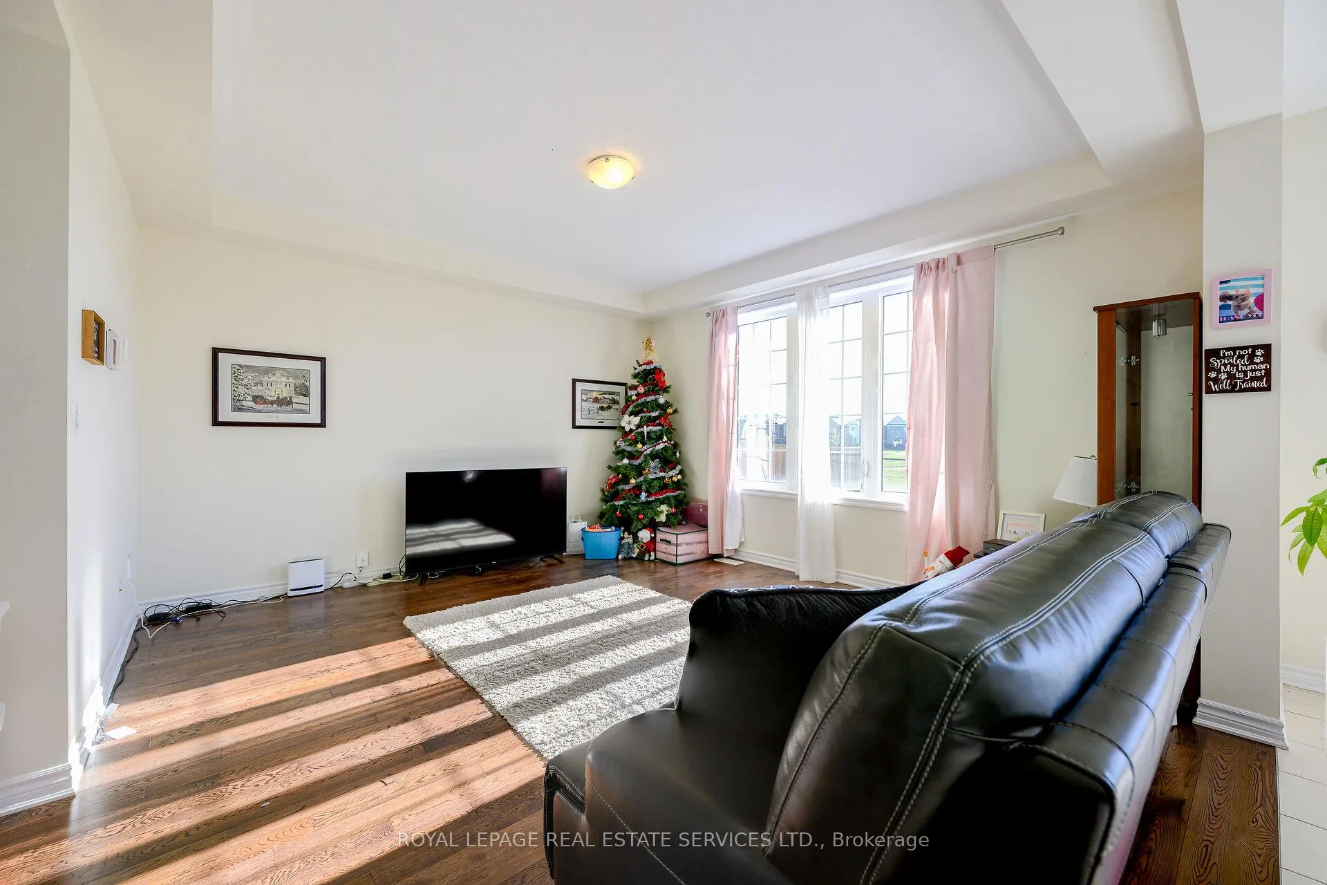 Photo 3 of 32 Celano Drive, Hamilton, Waterdown — HOMEH