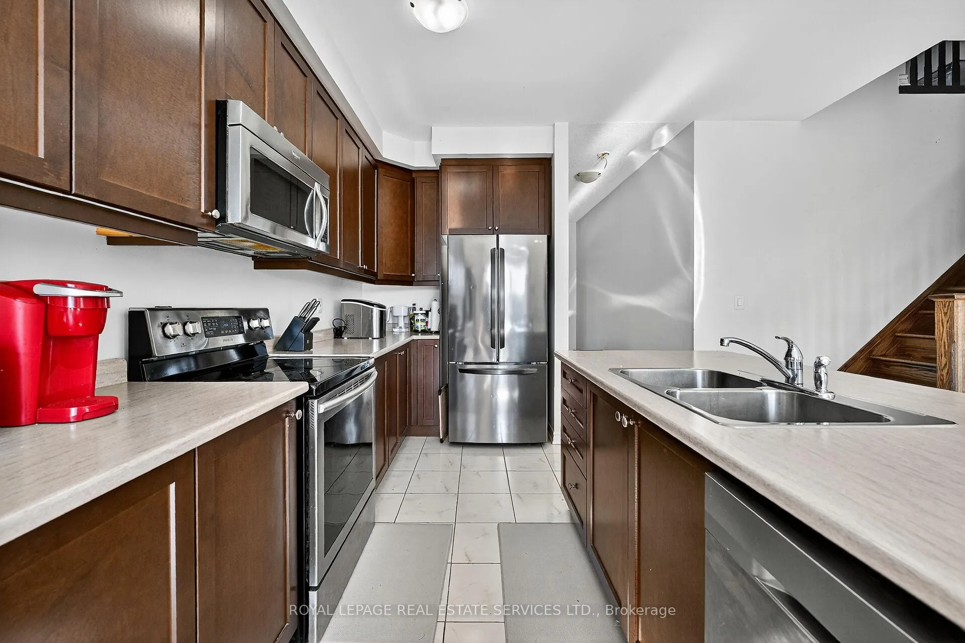 Photo 7 of 32 Celano Drive, Hamilton, Waterdown — HOMEH