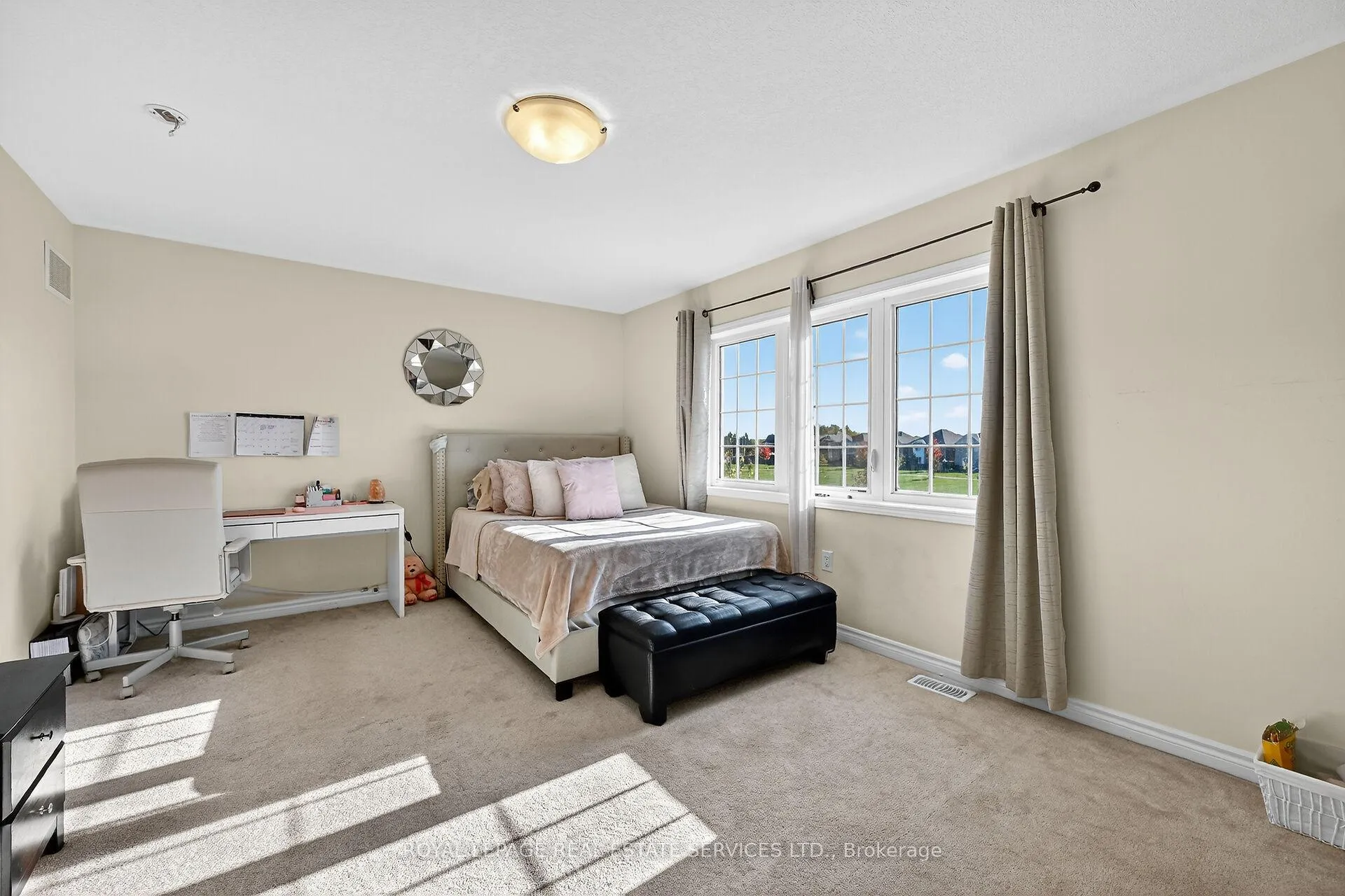 Photo 10 of 32 Celano Drive, Hamilton, Waterdown — HOMEH