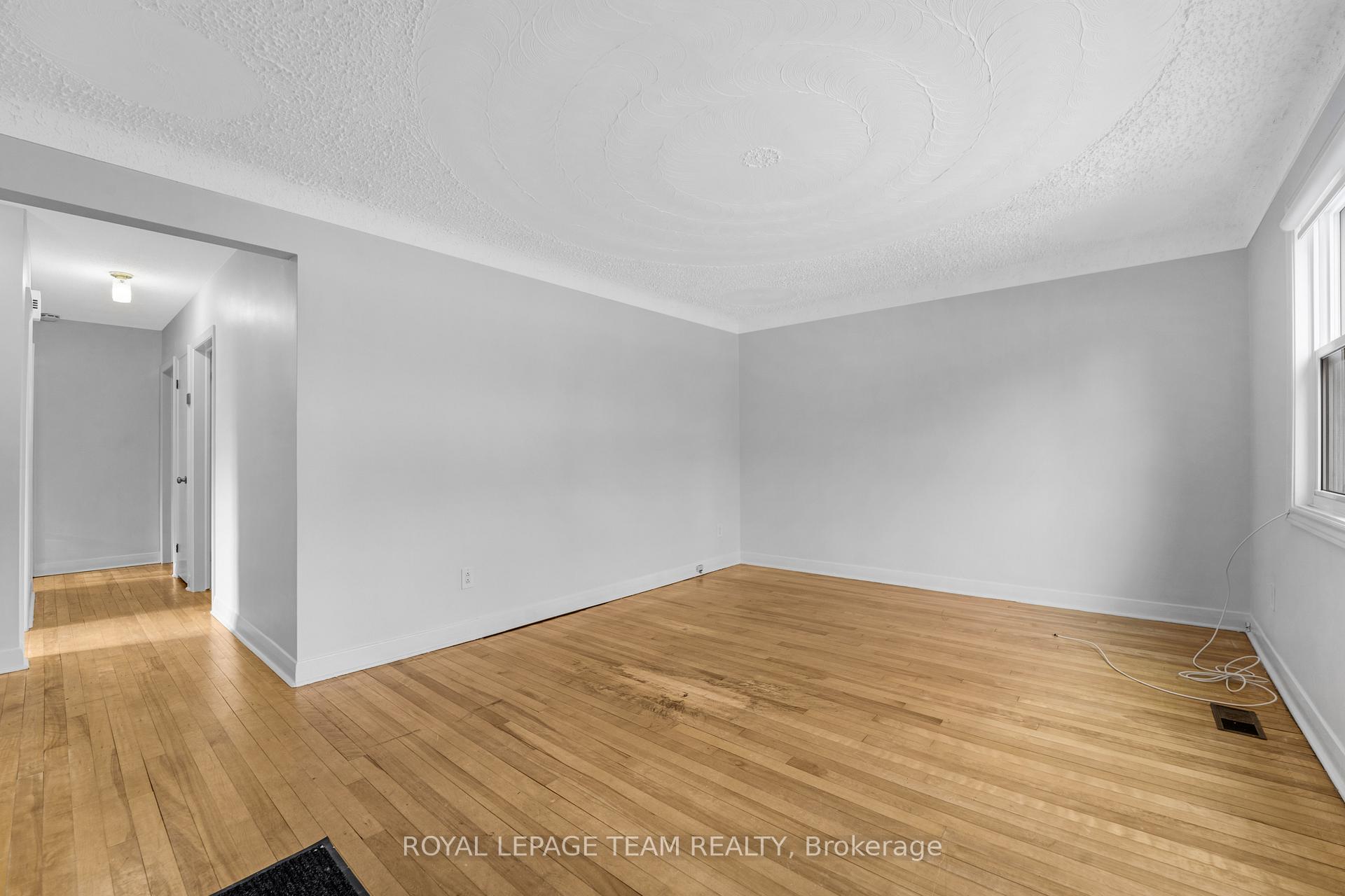 Photo 4 of Unit Lower Unit, 1666 Edge Hill Place, Ottawa, Ridgemont — HOMEH