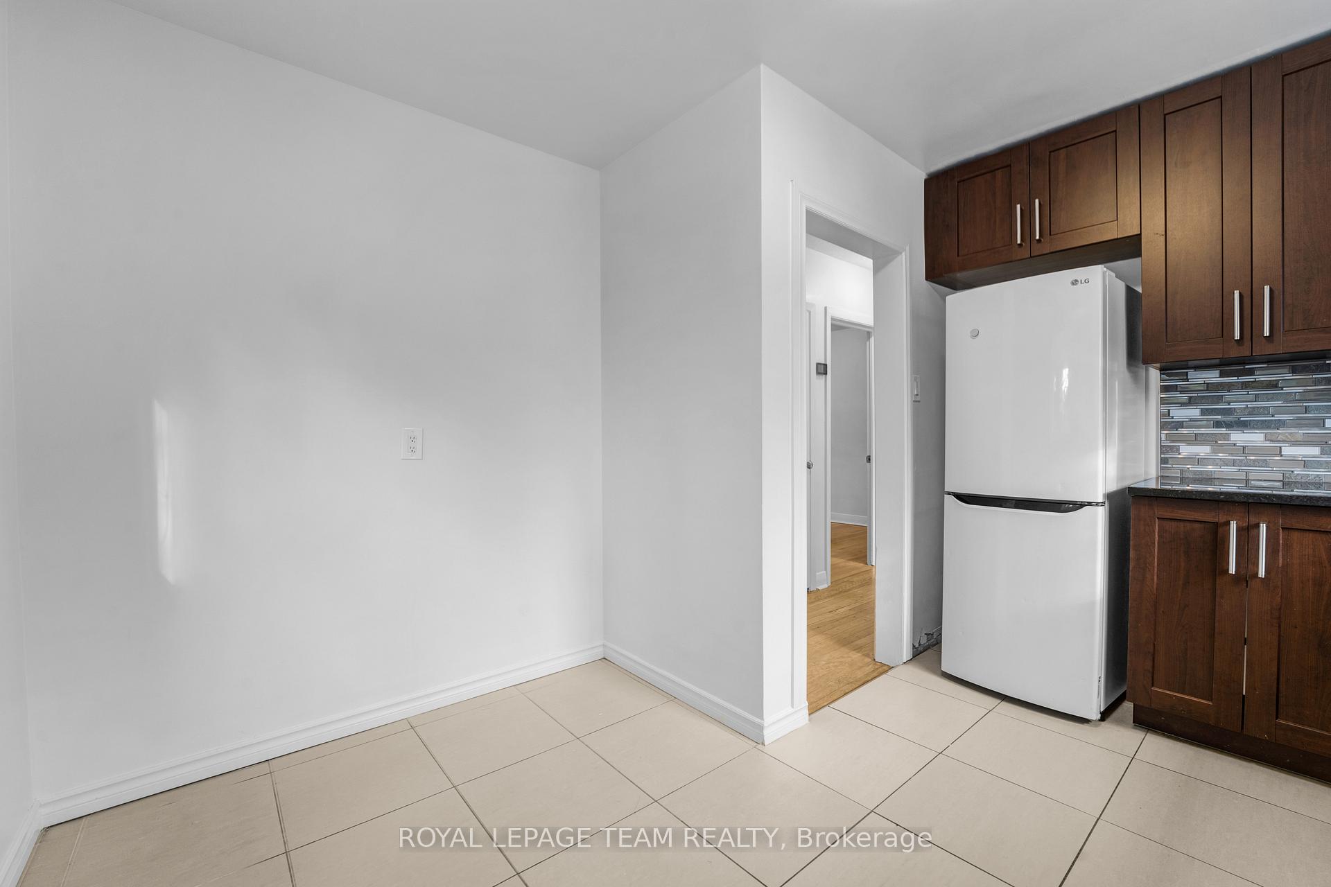 Photo 7 of Unit Lower Unit, 1666 Edge Hill Place, Ottawa, Ridgemont — HOMEH