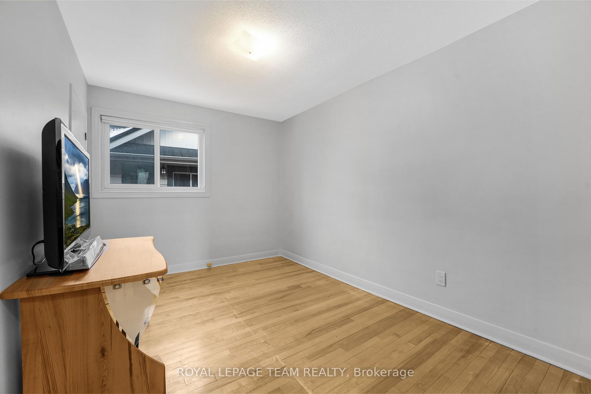 Photo 12 of Unit Lower Unit, 1666 Edge Hill Place, Ottawa, Ridgemont — HOMEH
