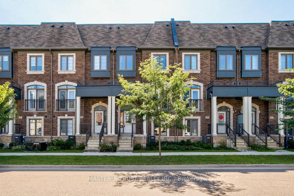 Photo 1 of 105 Lichfield Road, Markham, Unionville — HOMEH