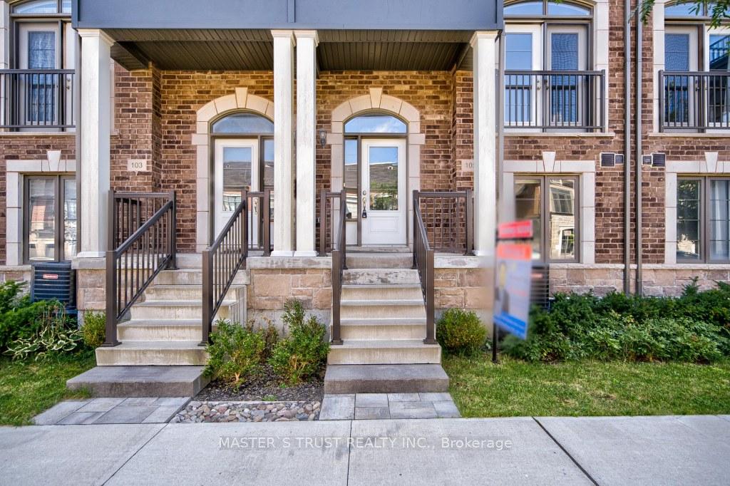 Photo 2 of 105 Lichfield Road, Markham, Unionville — HOMEH