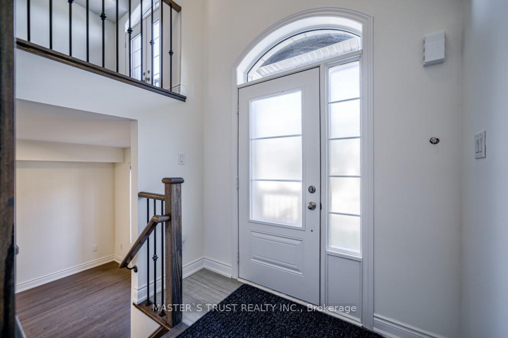 Photo 3 of 105 Lichfield Road, Markham, Unionville — HOMEH