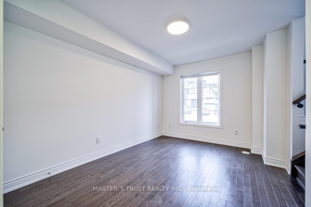 Photo 5 of 105 Lichfield Road, Markham, Unionville — HOMEH