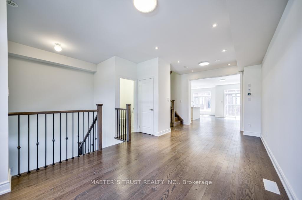 Photo 9 of 105 Lichfield Road, Markham, Unionville — HOMEH