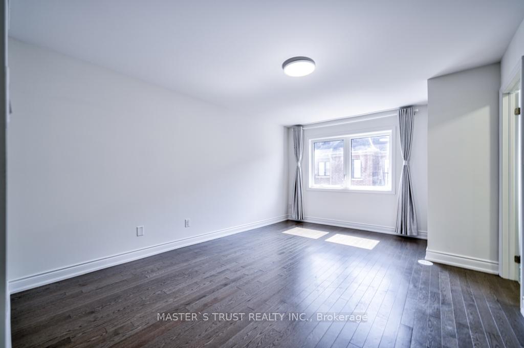 Photo 25 of 105 Lichfield Road, Markham, Unionville — HOMEH