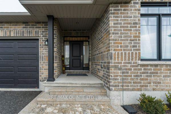 Photo 2 of 35 Raycroft Drive, Belleville, Thurlow Ward — HOMEH