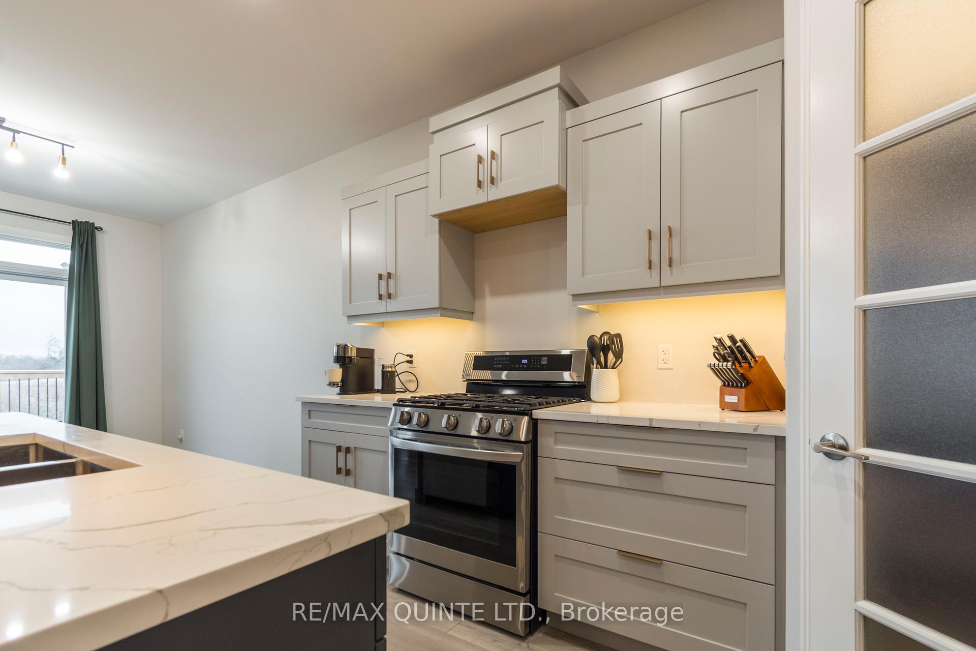 Photo 7 of 35 Raycroft Drive, Belleville, Thurlow Ward — HOMEH