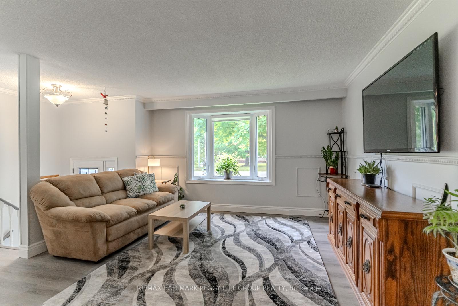 Photo 23 of 734 James Street, Innisfil, Alcona — HOMEH