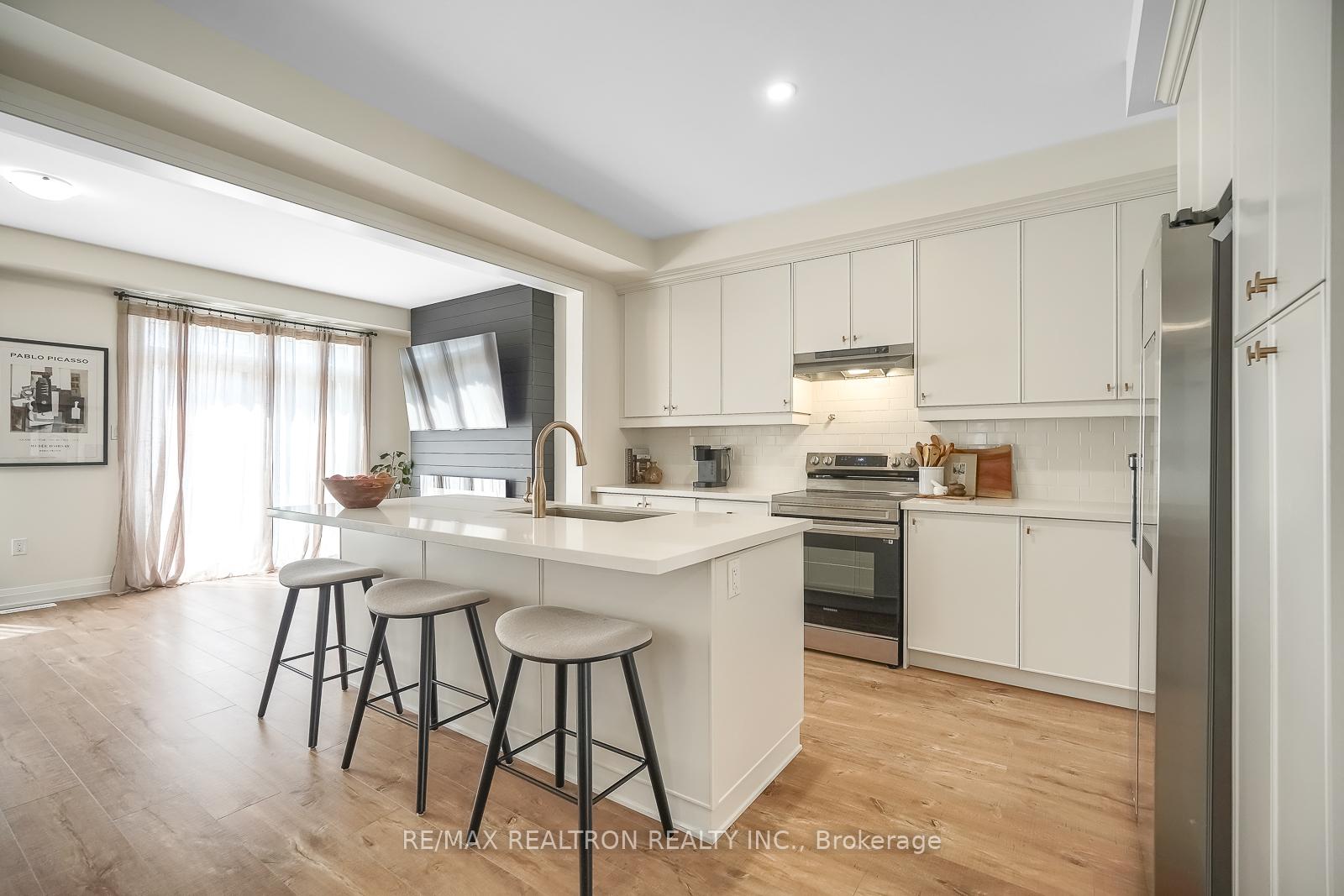 Photo 10 of 33 Daffodil Road, Springwater, Midhurst — HOMEH