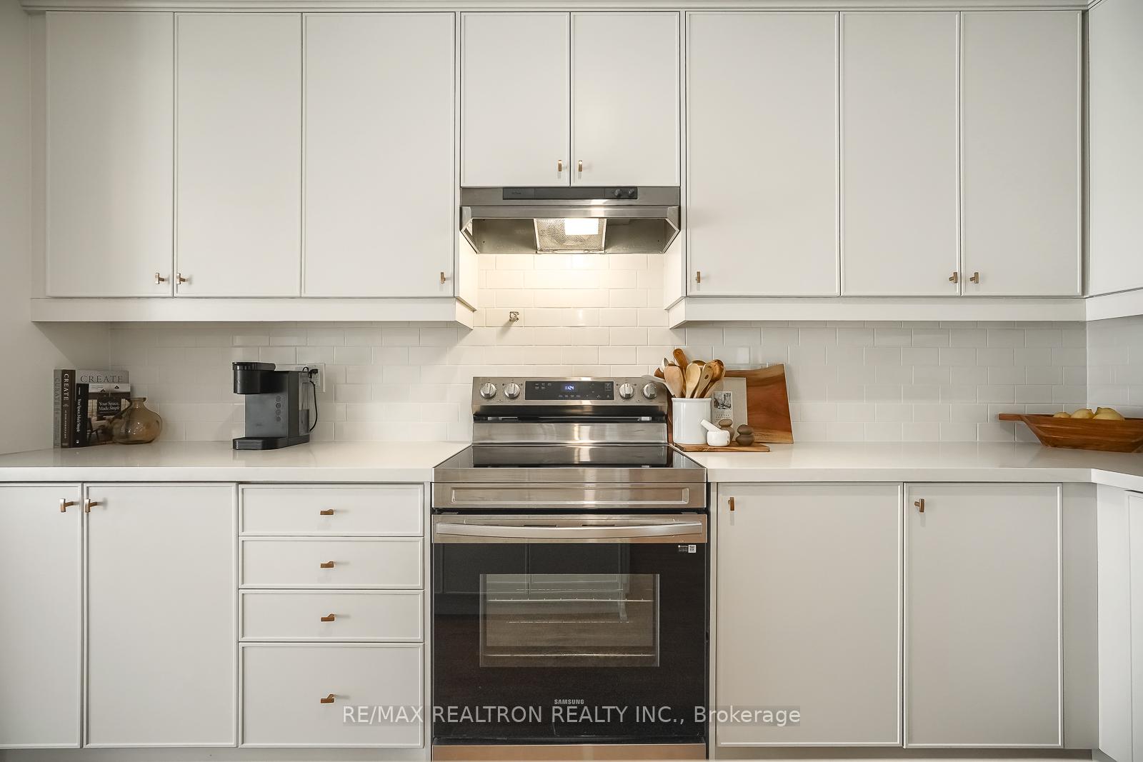 Photo 12 of 33 Daffodil Road, Springwater, Midhurst — HOMEH