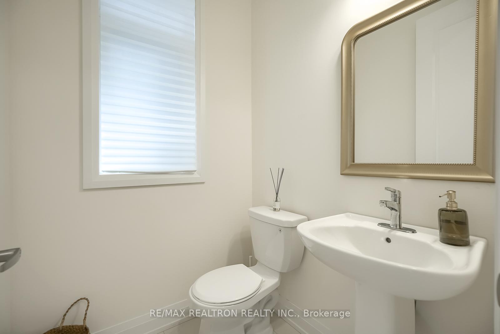 Photo 17 of 33 Daffodil Road, Springwater, Midhurst — HOMEH