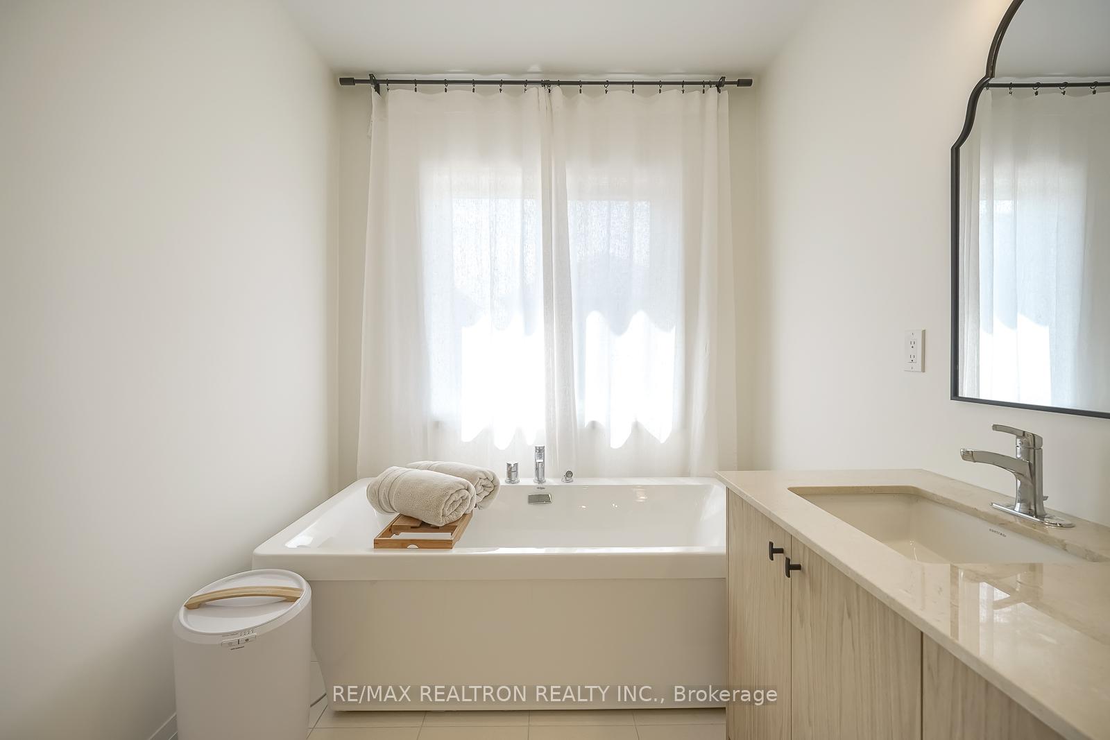 Photo 20 of 33 Daffodil Road, Springwater, Midhurst — HOMEH