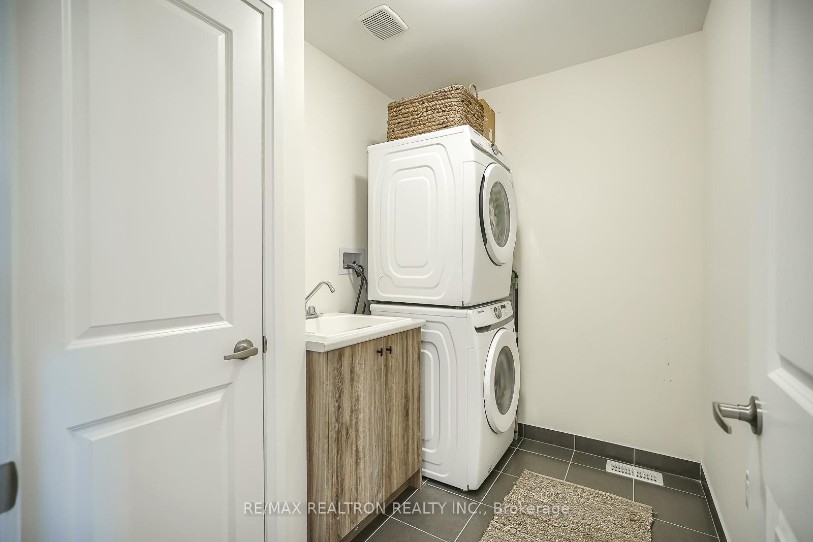 Photo 31 of 33 Daffodil Road, Springwater, Midhurst — HOMEH