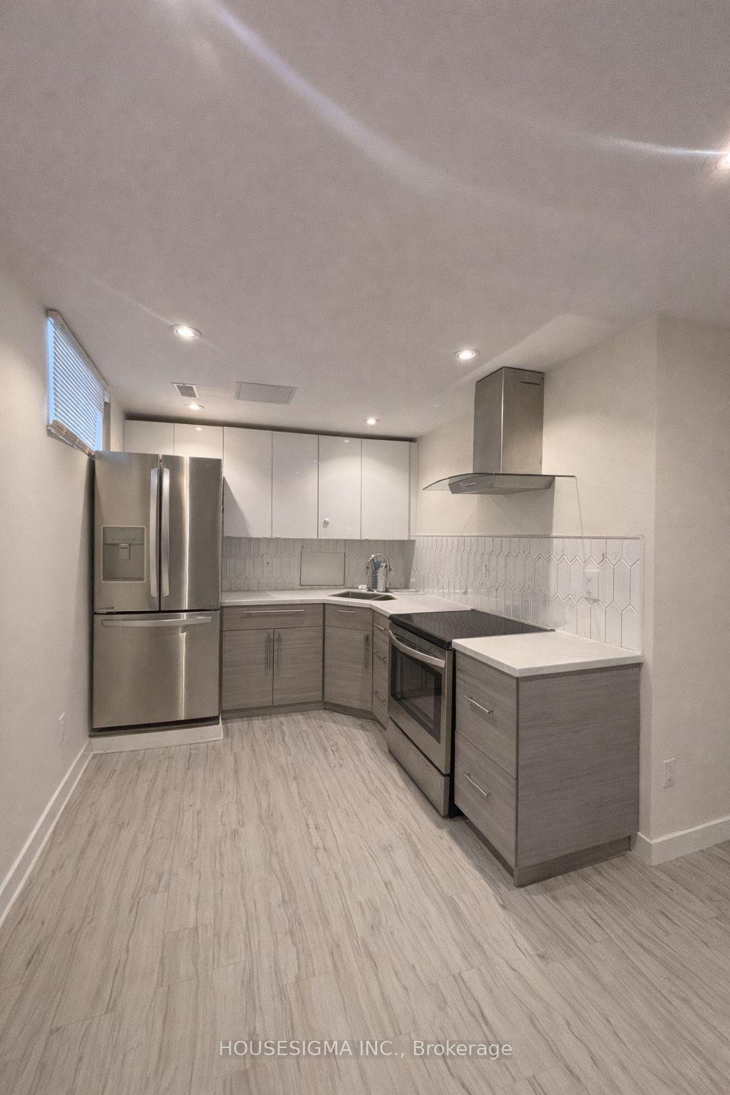 Photo 2 of 19 Savoy Avenue, Toronto, Woodbine-Lumsden — HOMEH
