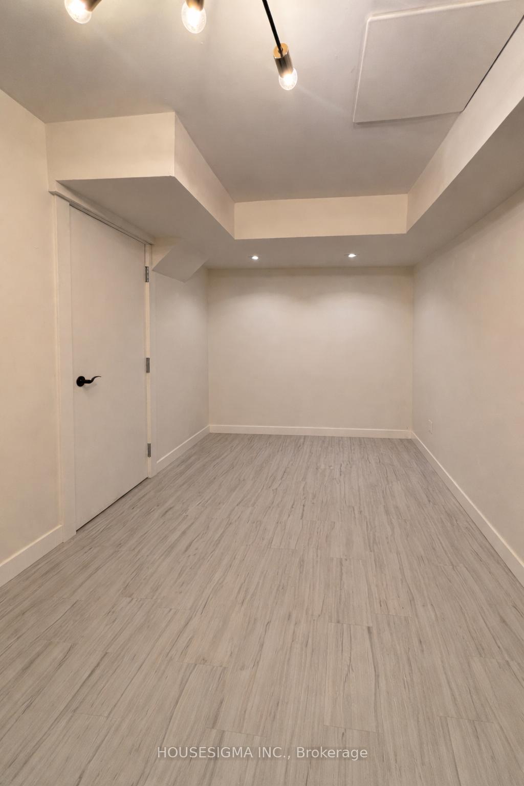 Photo 10 of 19 Savoy Avenue, Toronto, Woodbine-Lumsden — HOMEH