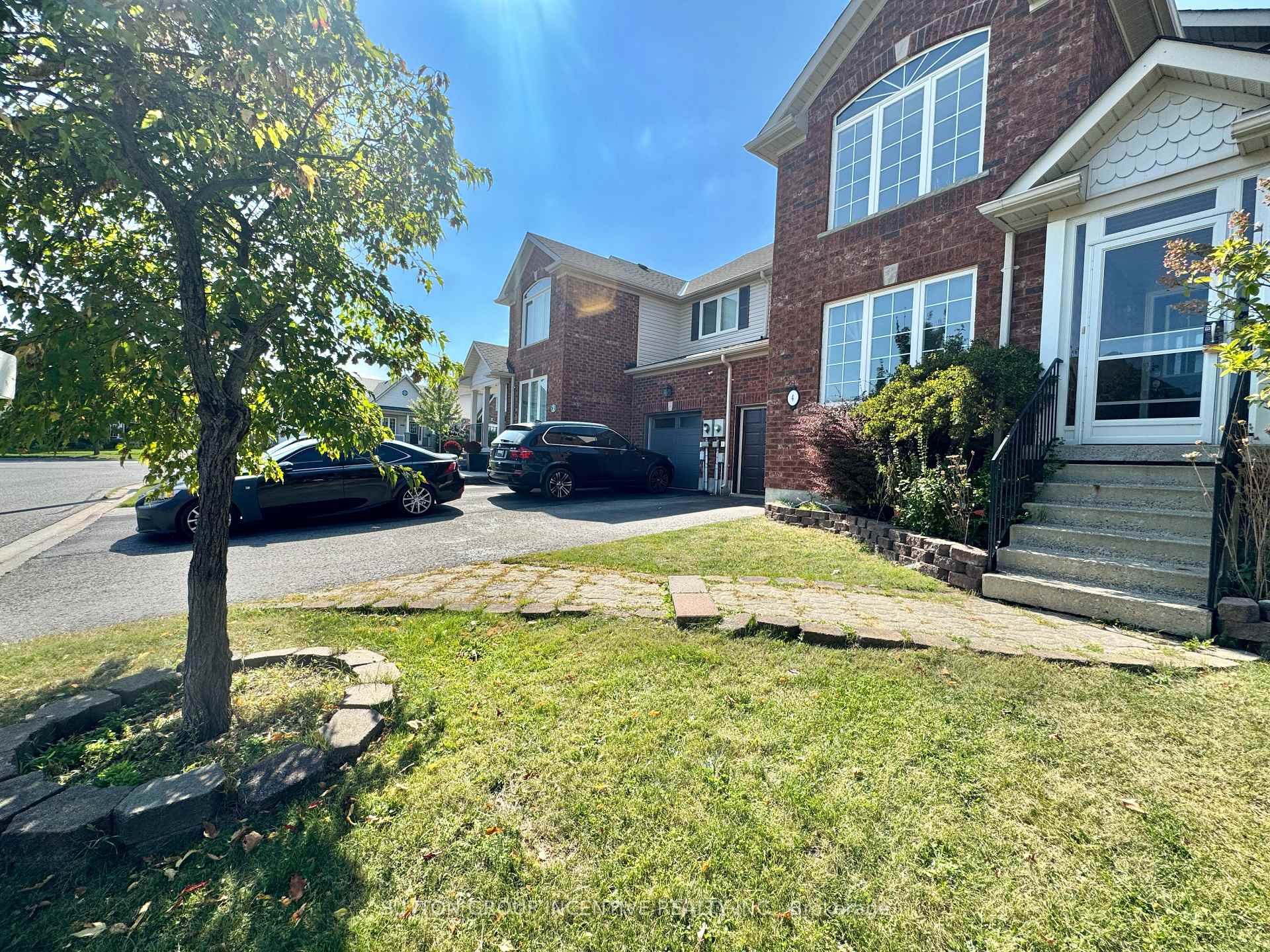 Photo 3 of 4 Bentley Crescent, Barrie, Holly — HOMEH