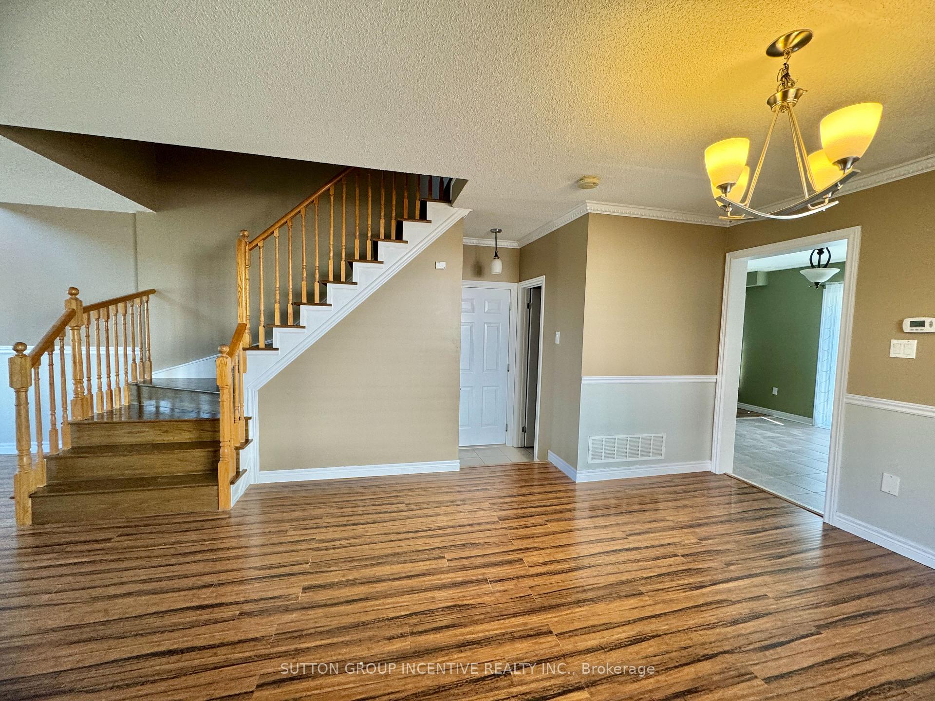 Photo 18 of 4 Bentley Crescent, Barrie, Holly — HOMEH