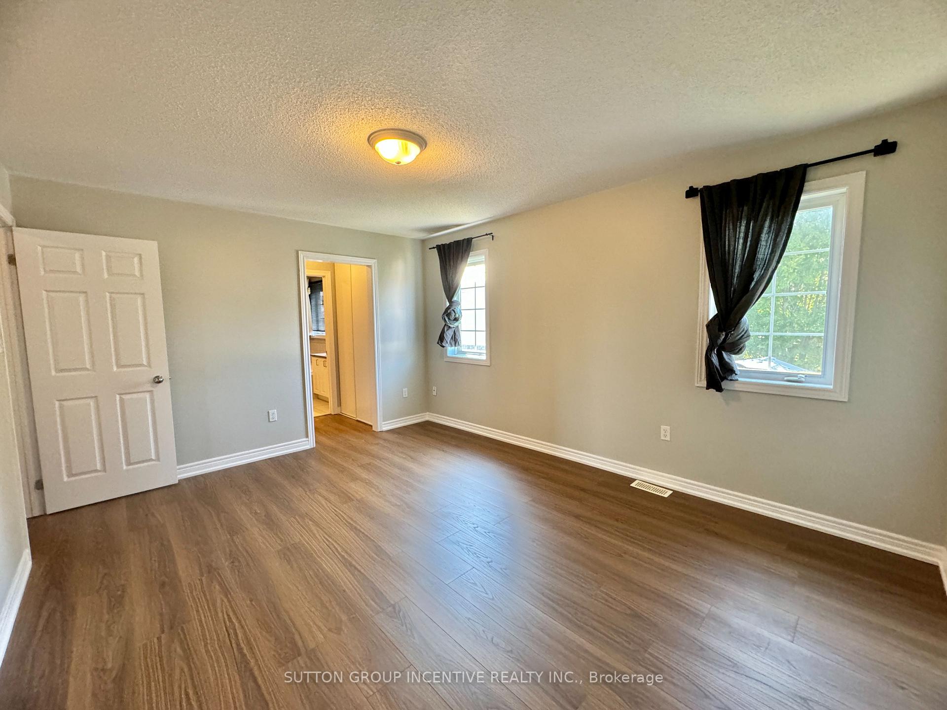 Photo 16 of 4 Bentley Crescent, Barrie, Holly — HOMEH