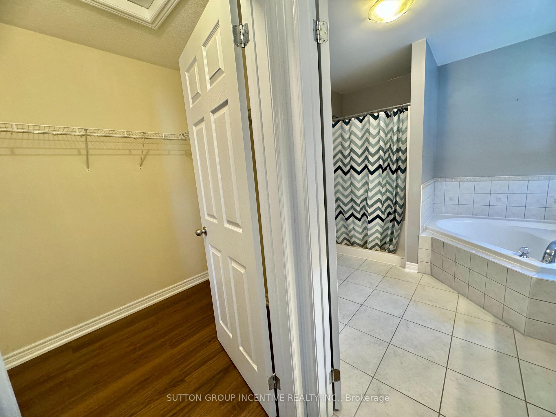 Photo 19 of 4 Bentley Crescent, Barrie, Holly — HOMEH