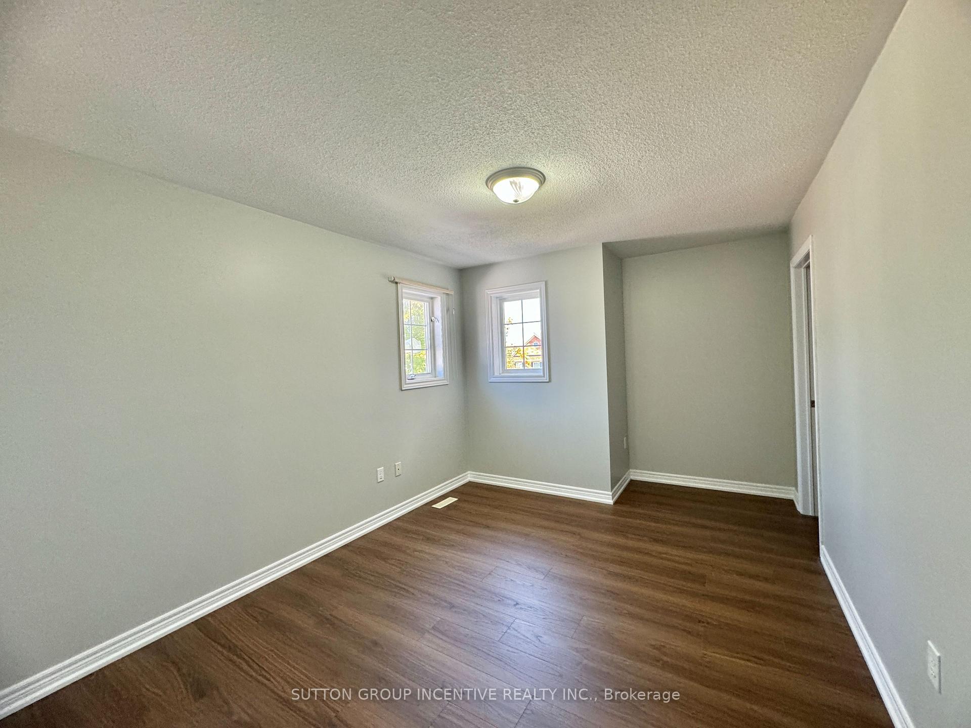 Photo 21 of 4 Bentley Crescent, Barrie, Holly — HOMEH