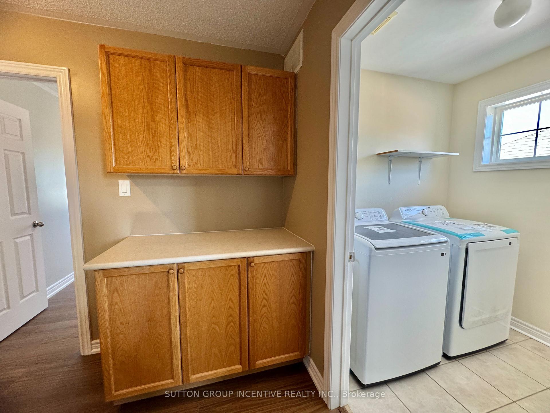 Photo 23 of 4 Bentley Crescent, Barrie, Holly — HOMEH