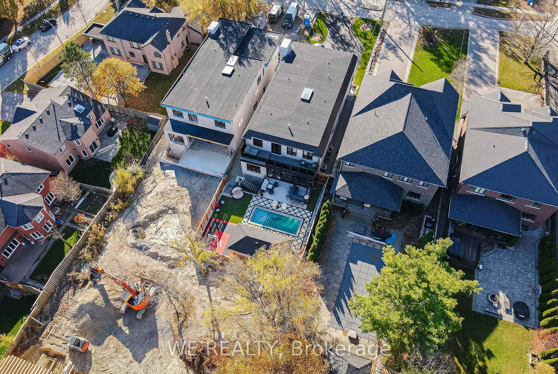 Photo 3 of 374 Rouge Hill Court, Pickering, Rougemount — HOMEH