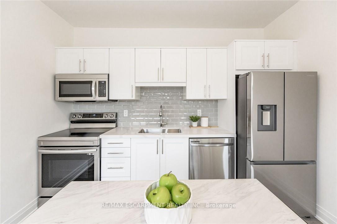 Photo 10 of Unit A, 476 Ferguson Avenue, Hamilton, North End — HOMEH