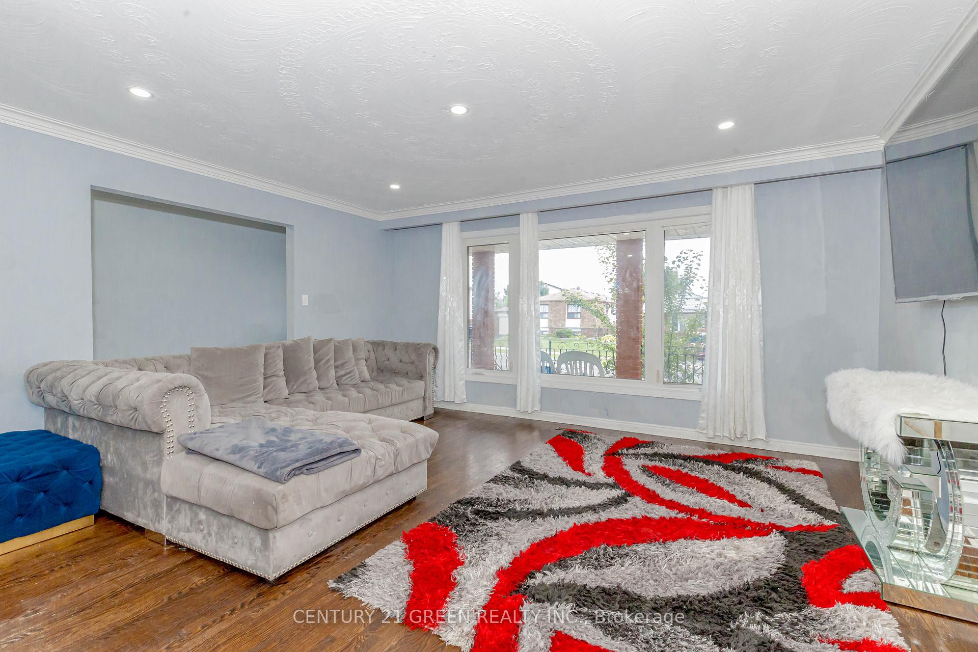 Photo 5 of 74 Linkdale Road, Brampton, Brampton North — HOMEH