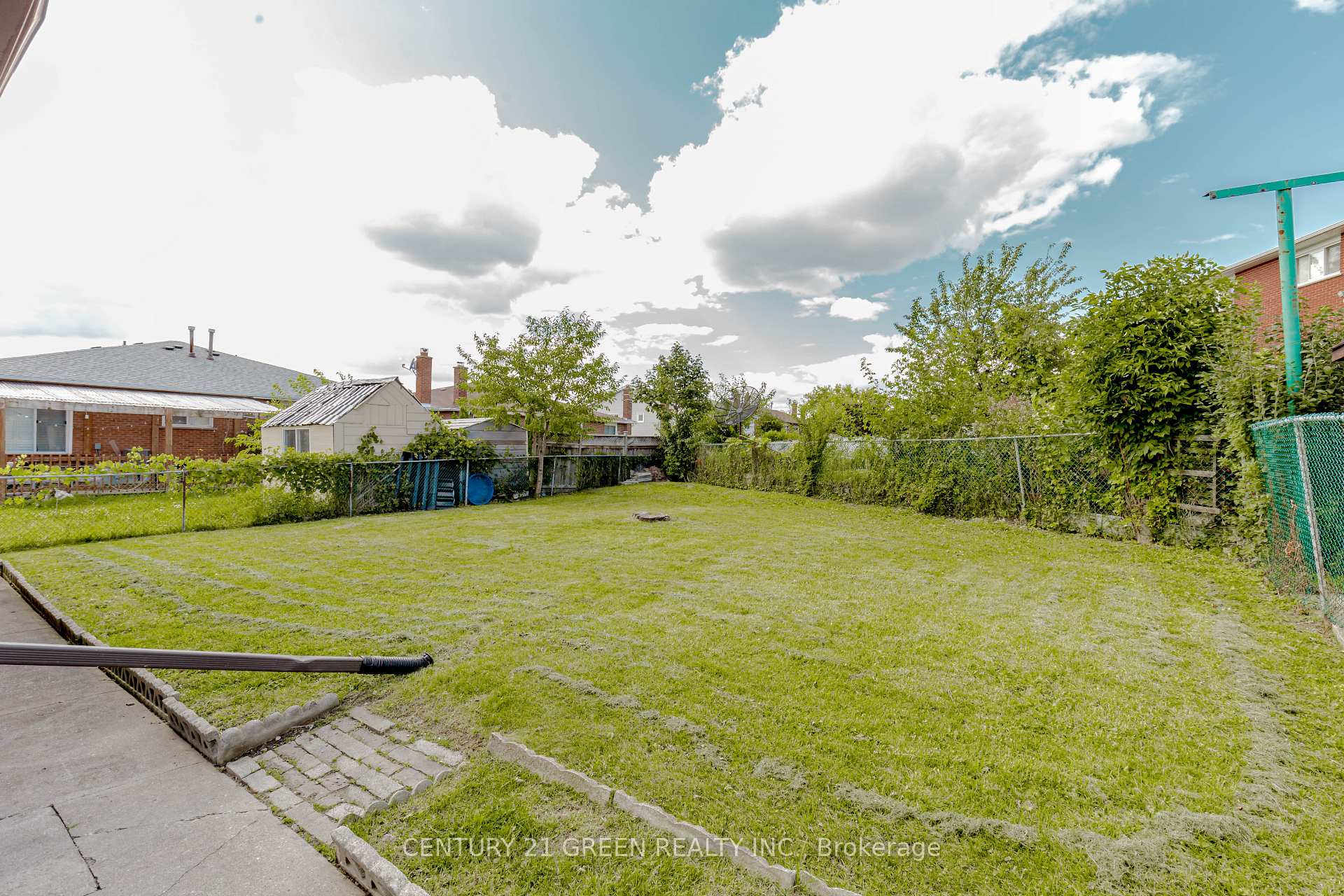 Photo 25 of 74 Linkdale Road, Brampton, Brampton North — HOMEH