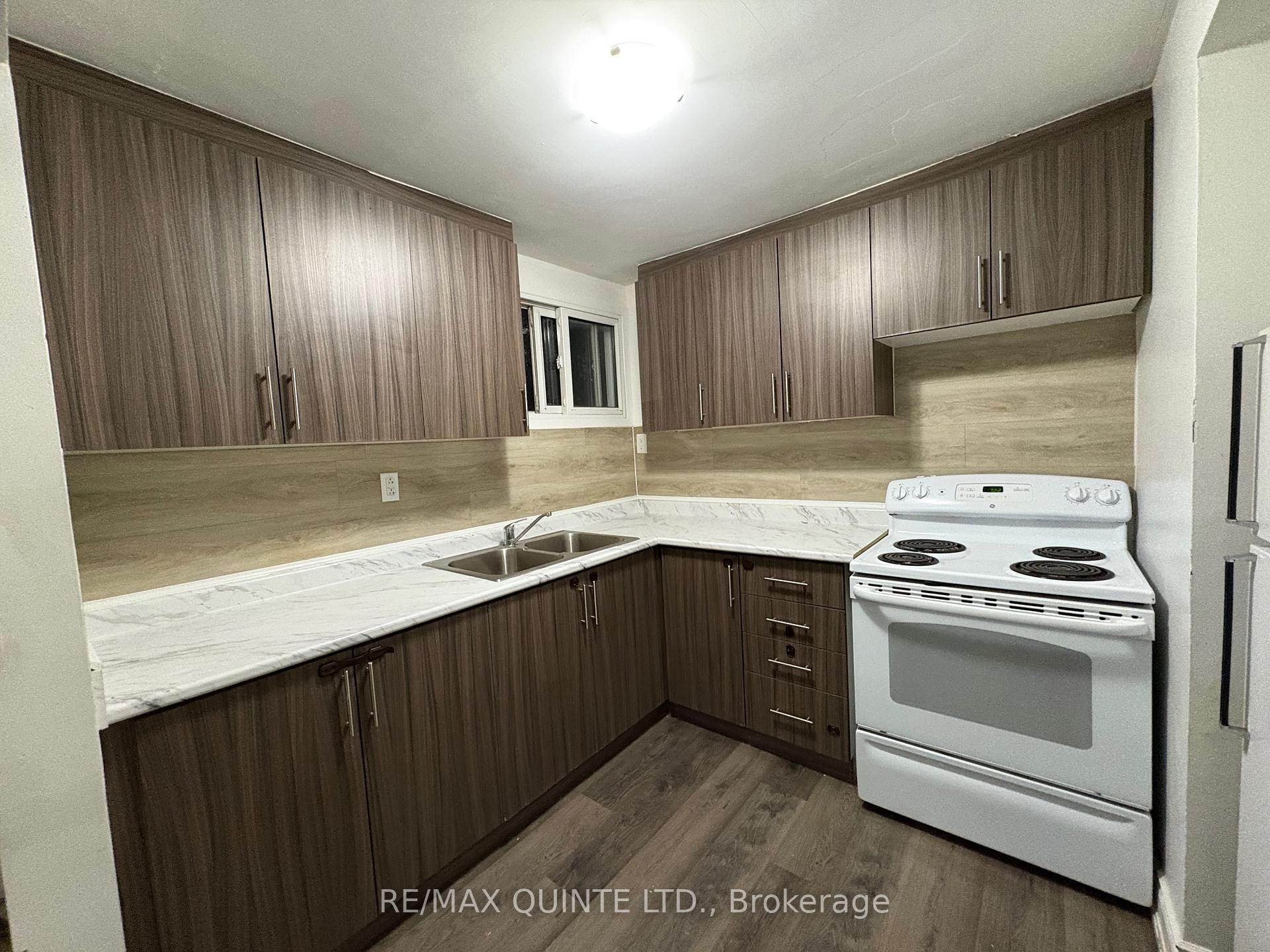 Photo 8 of Unit 1, 284 Front Street, Quinte West, Trenton Ward — HOMEH
