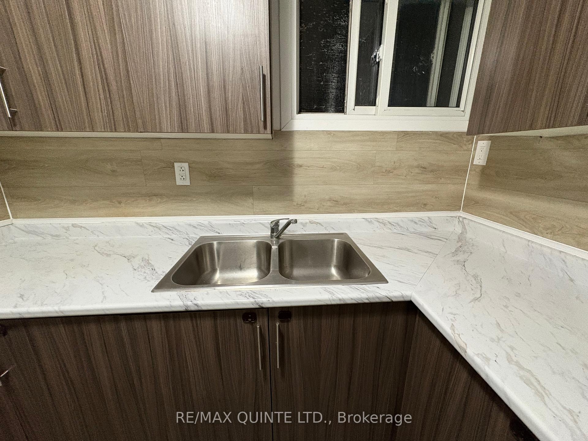 Photo 4 of Unit 1, 284 Front Street, Quinte West, Trenton Ward — HOMEH