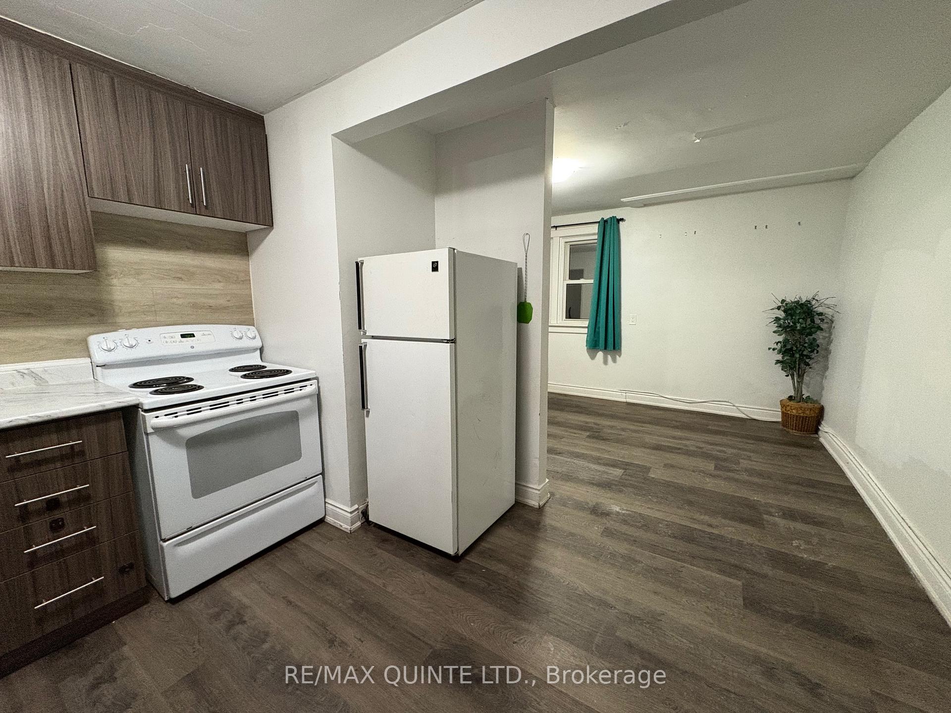 Photo 6 of Unit 1, 284 Front Street, Quinte West, Trenton Ward — HOMEH