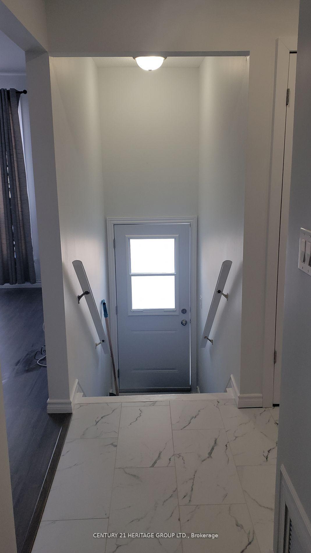 Photo 6 of Unit B, 290 George Street, Midland — HOMEH