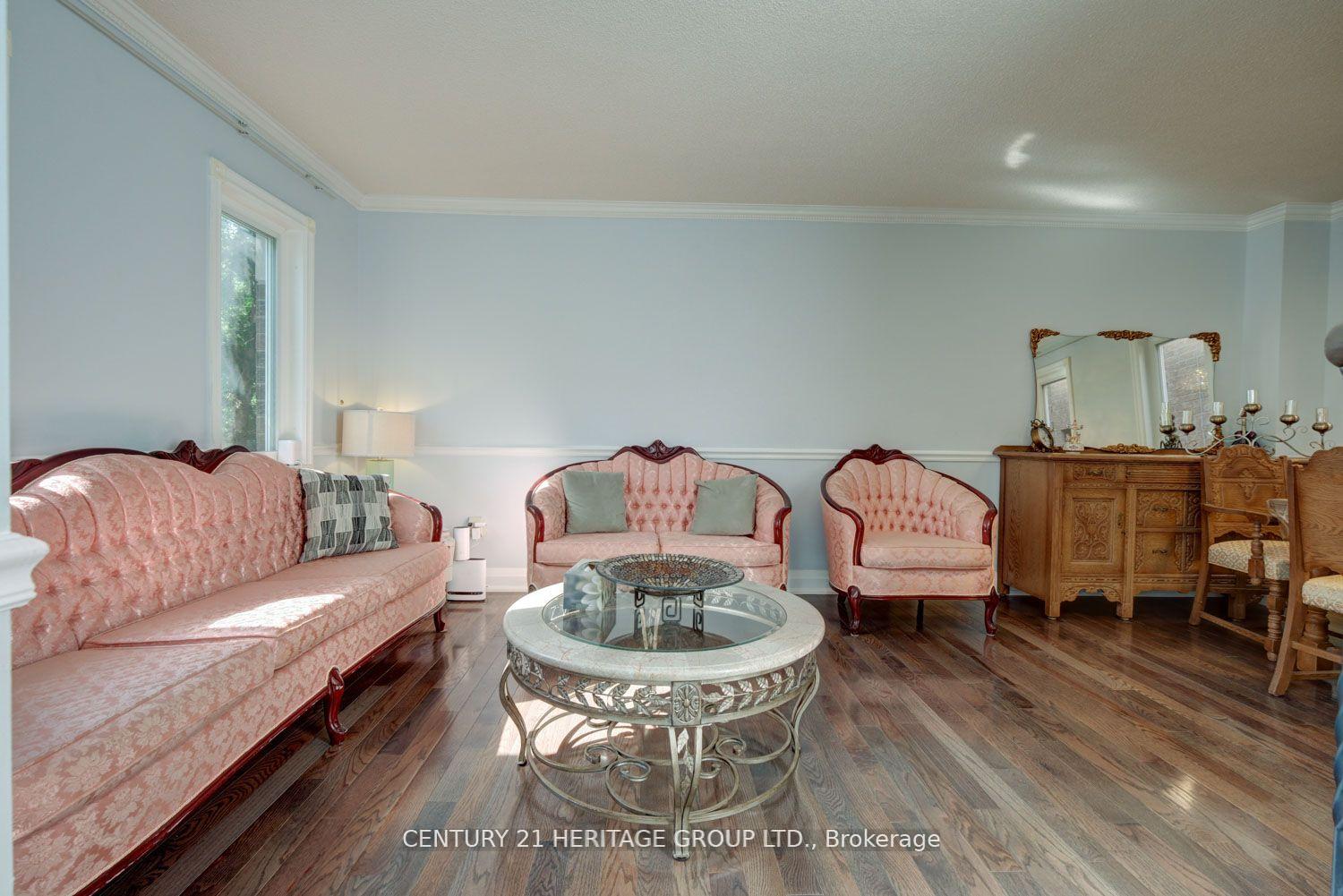 Photo 15 of 110 Elena Crescent, Vaughan, Maple — HOMEH