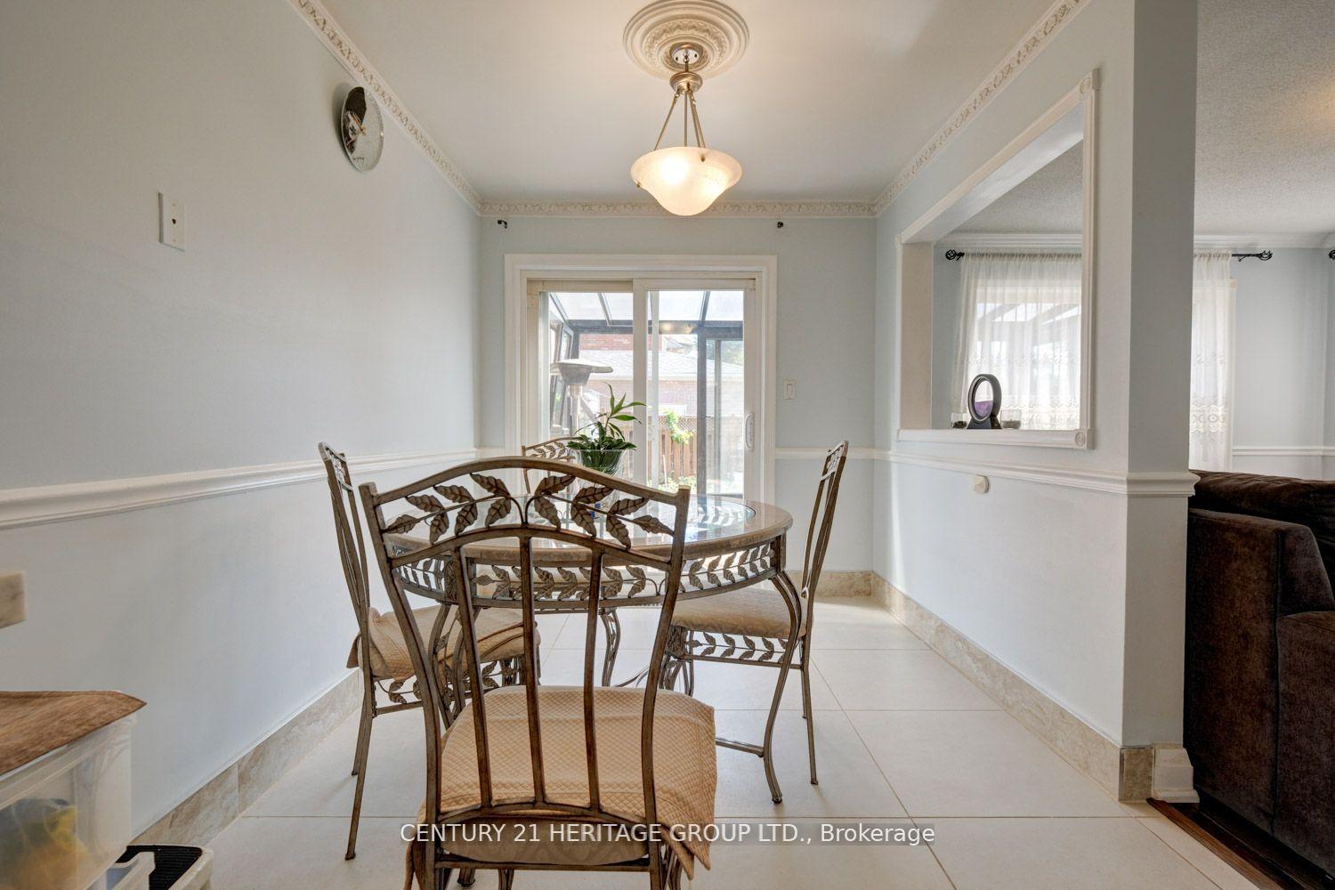 Photo 22 of 110 Elena Crescent, Vaughan, Maple — HOMEH